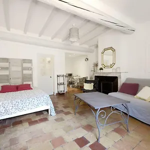  Appartement Ensoleillé, Typique Centre Historique, Wifi